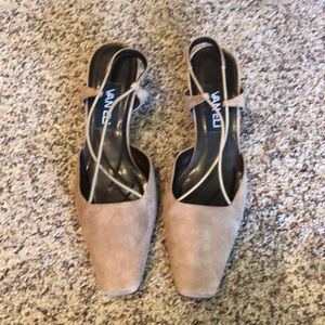 Low heeled, suede shoes